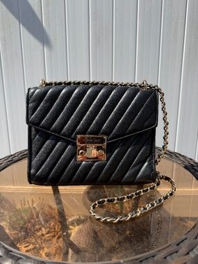 Michael Kors Rose Quilted Leather Shoulder Bag Medium - Black/Gold